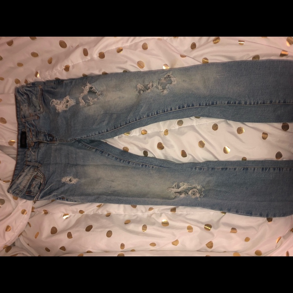 Distressed Straight-Cut Jeans